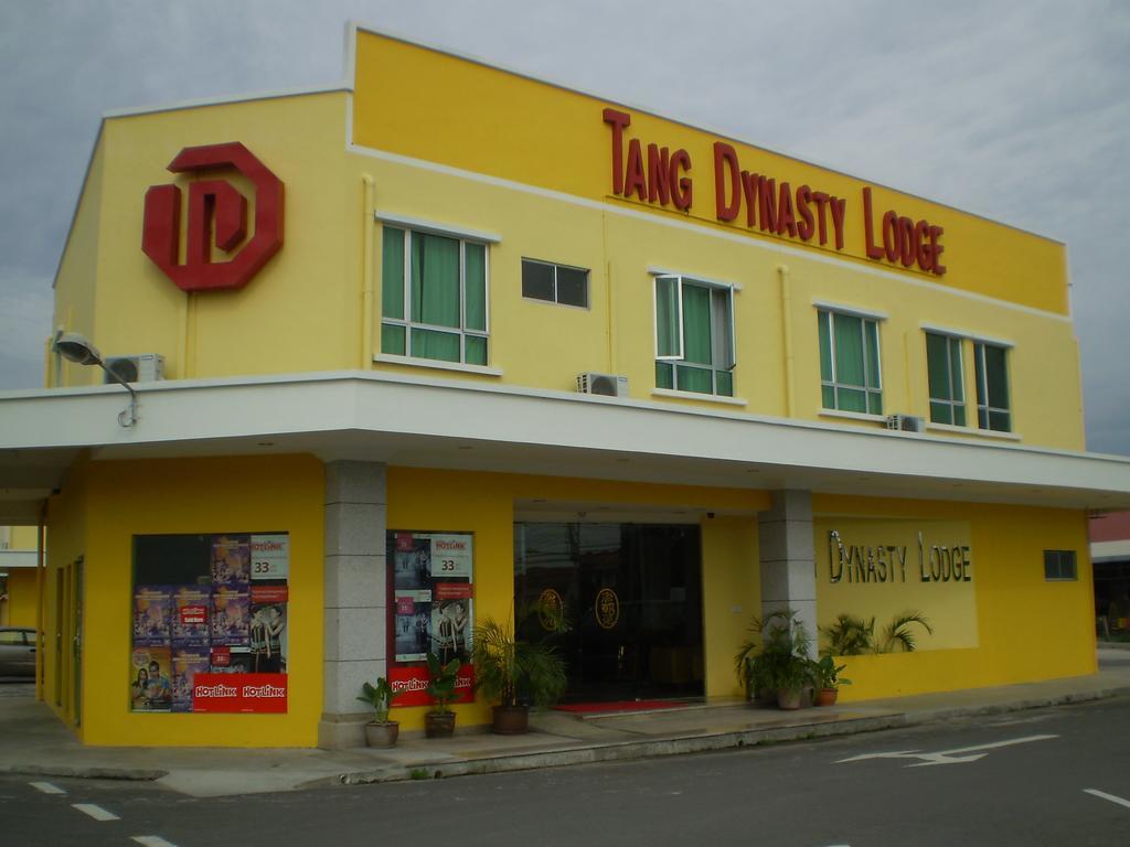 Tang Dynasty Lodge Tuaran ภายนอก รูปภาพ